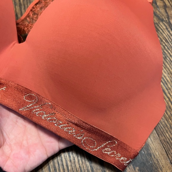 EUC Victoria’s Secret T-Shirt Lightly Lined Wireless Bra 32D Burnt Orange Lace - Picture 5 of 14